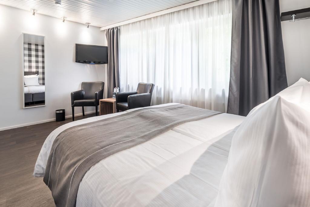 Kreuzblume Hotel & Restaurant Freiburg im Breisgau Room photo
